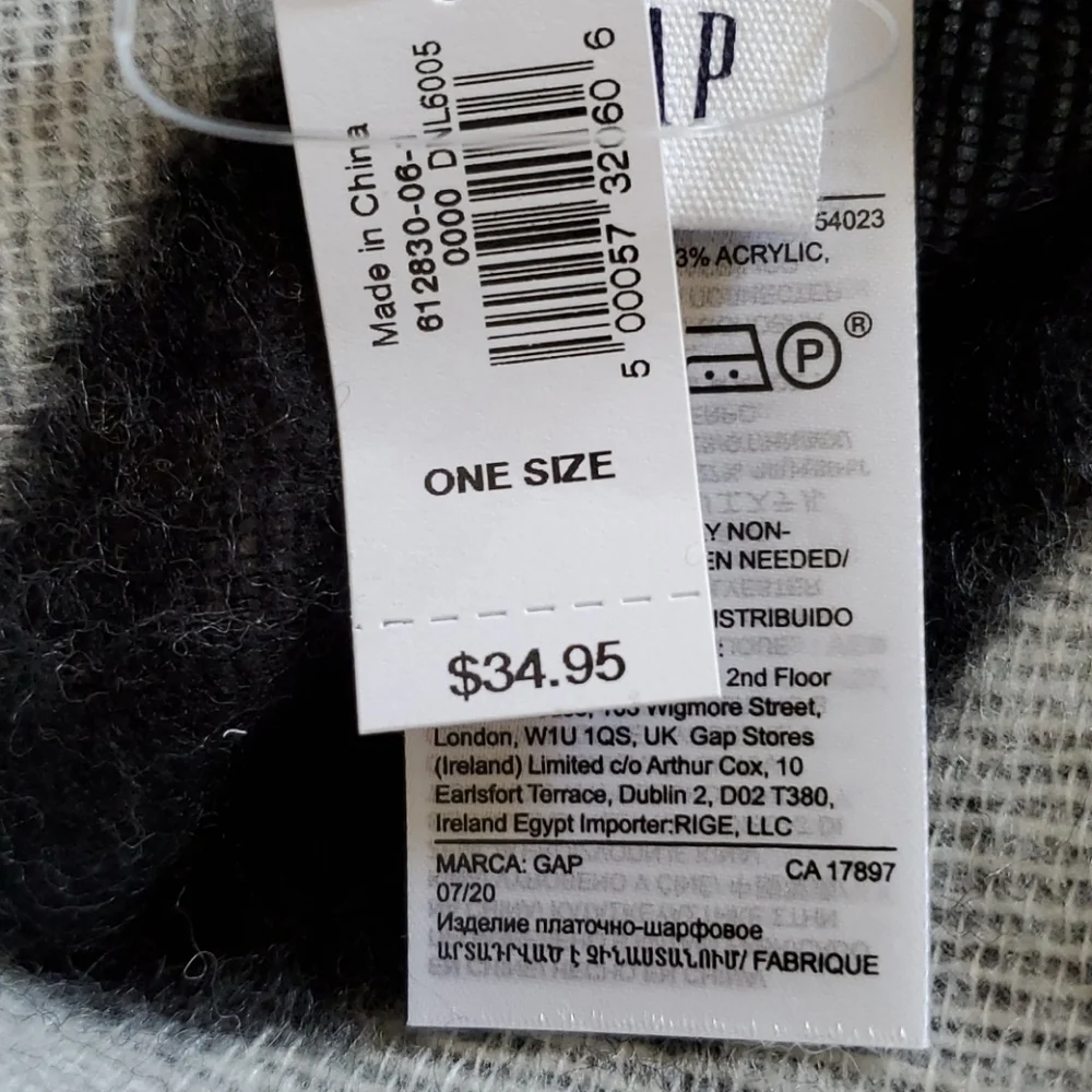 🆕️ GAP WOMEN'S POLKA DOTS SHAWL